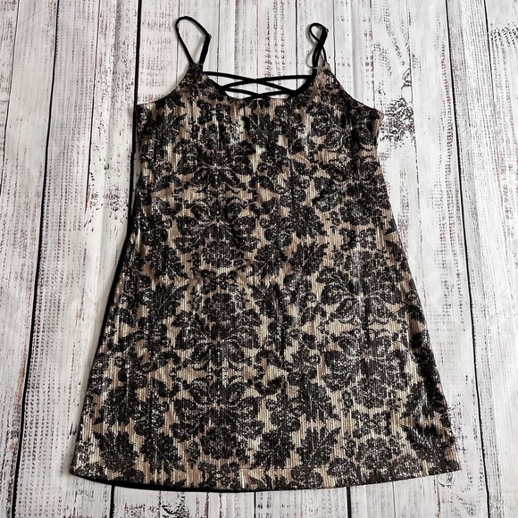 Eyeshadow Dresses & Skirts - Eyeshadow Large Black Gold Sequin Mini Dress Sparkle Strappy Cocktail Party
